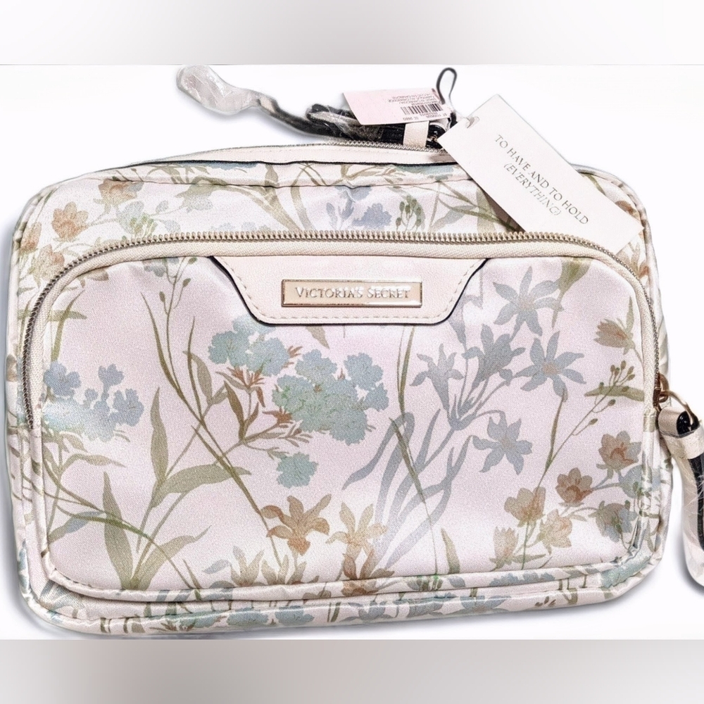 Nwt luxury VS bridal Blue Floral Women's Bag limited ed ivory bouquet cosmetic